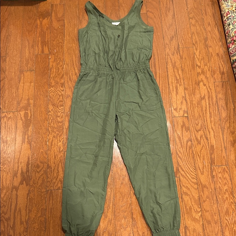 Olive Green Sleeveless Jumpsuit